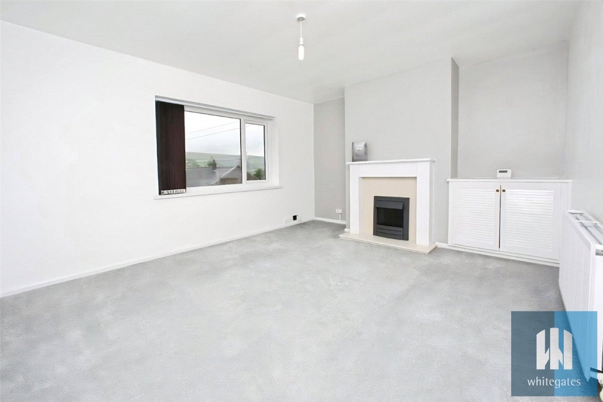 Flat Netherley Drive in Kirklees