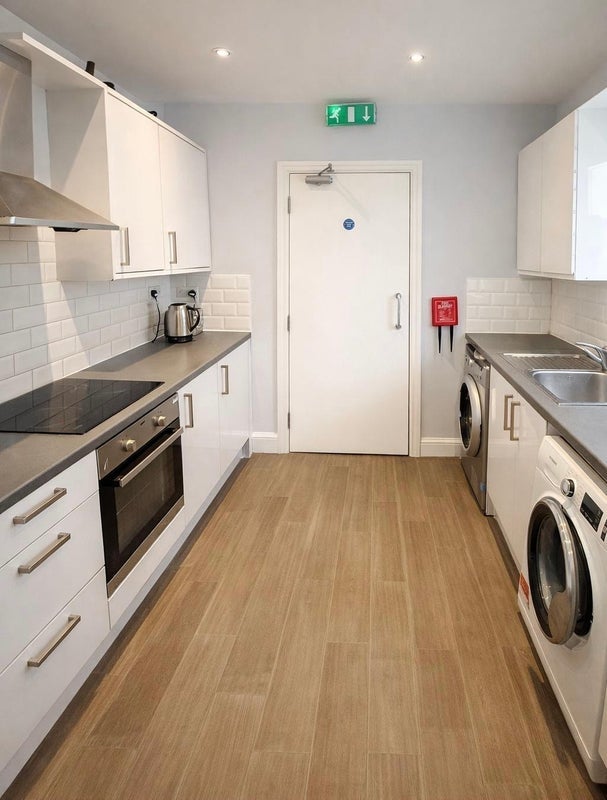 Room Grange Road in Sandwell