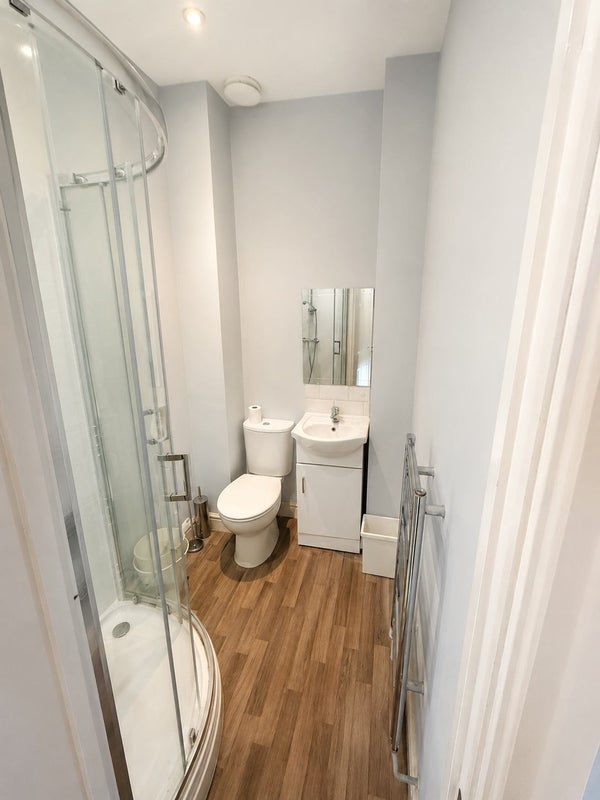 Room Grange Road in Sandwell