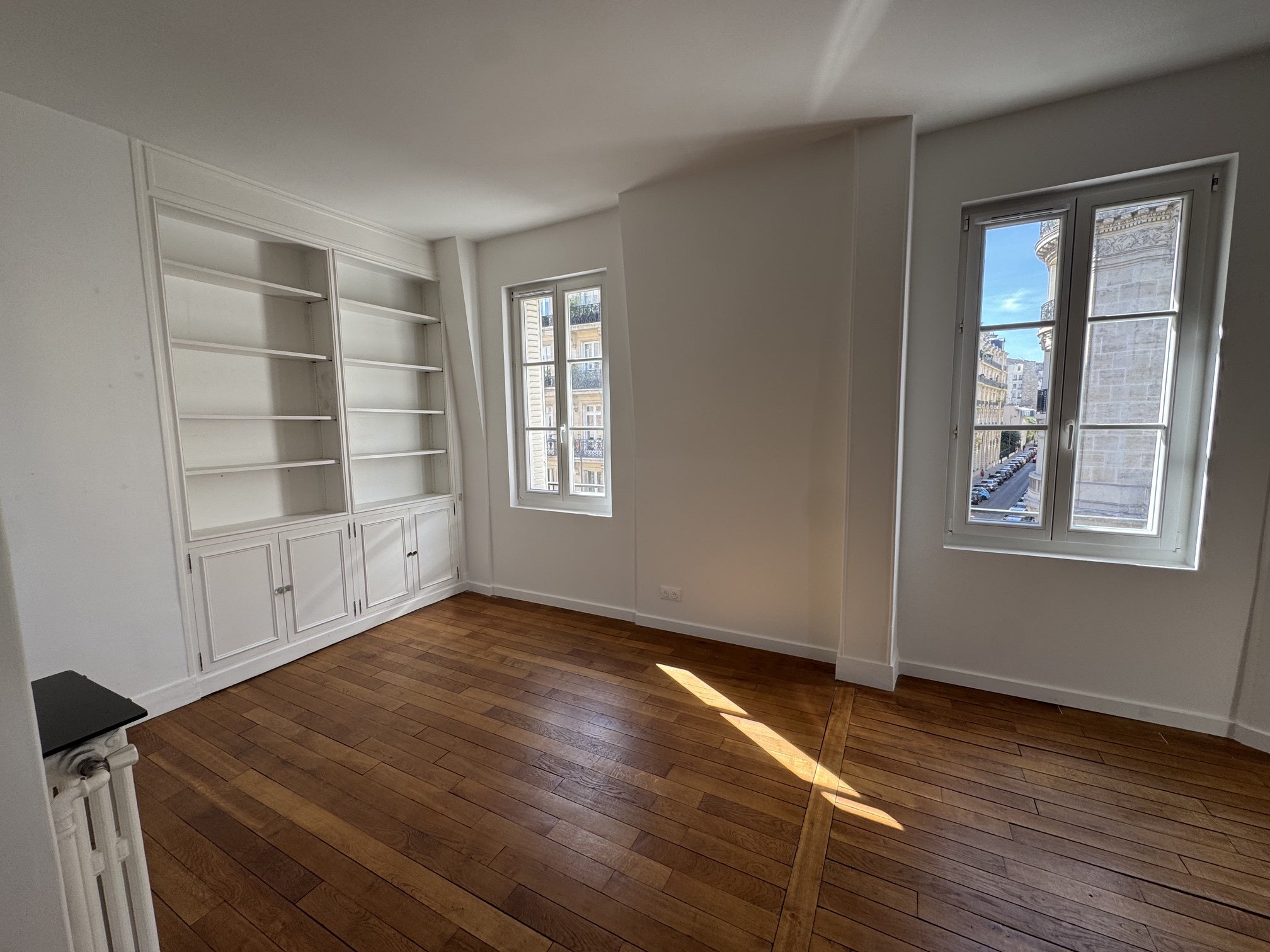 Flat Boulevard de Courcelles in Paris