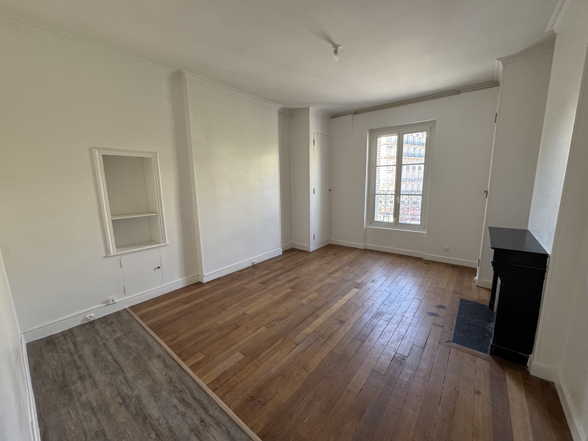 Flat Boulevard de Courcelles in Paris