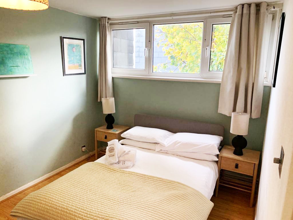 Flat Glanville Road in Greater London