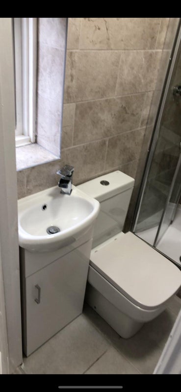 Room Rowden Road in Greater London