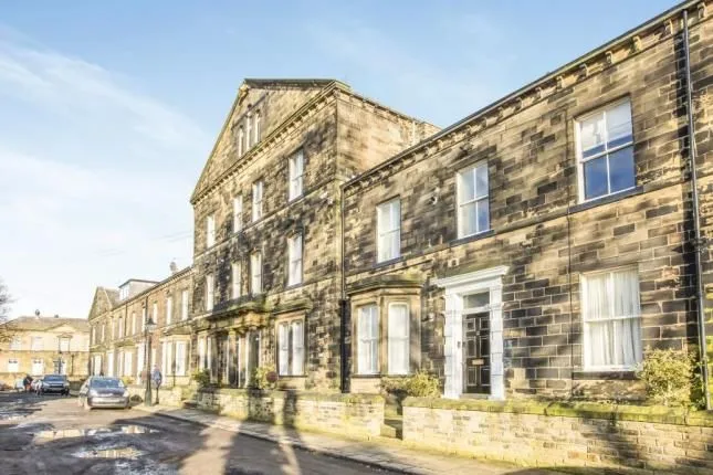 Flat Balmoral Place in Calderdale