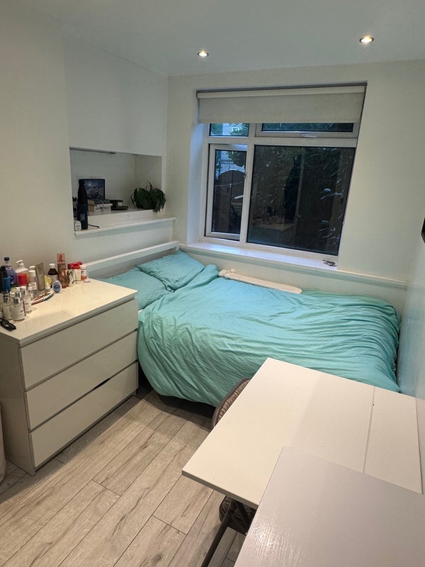 Room Clapham Road Estate in Greater London
