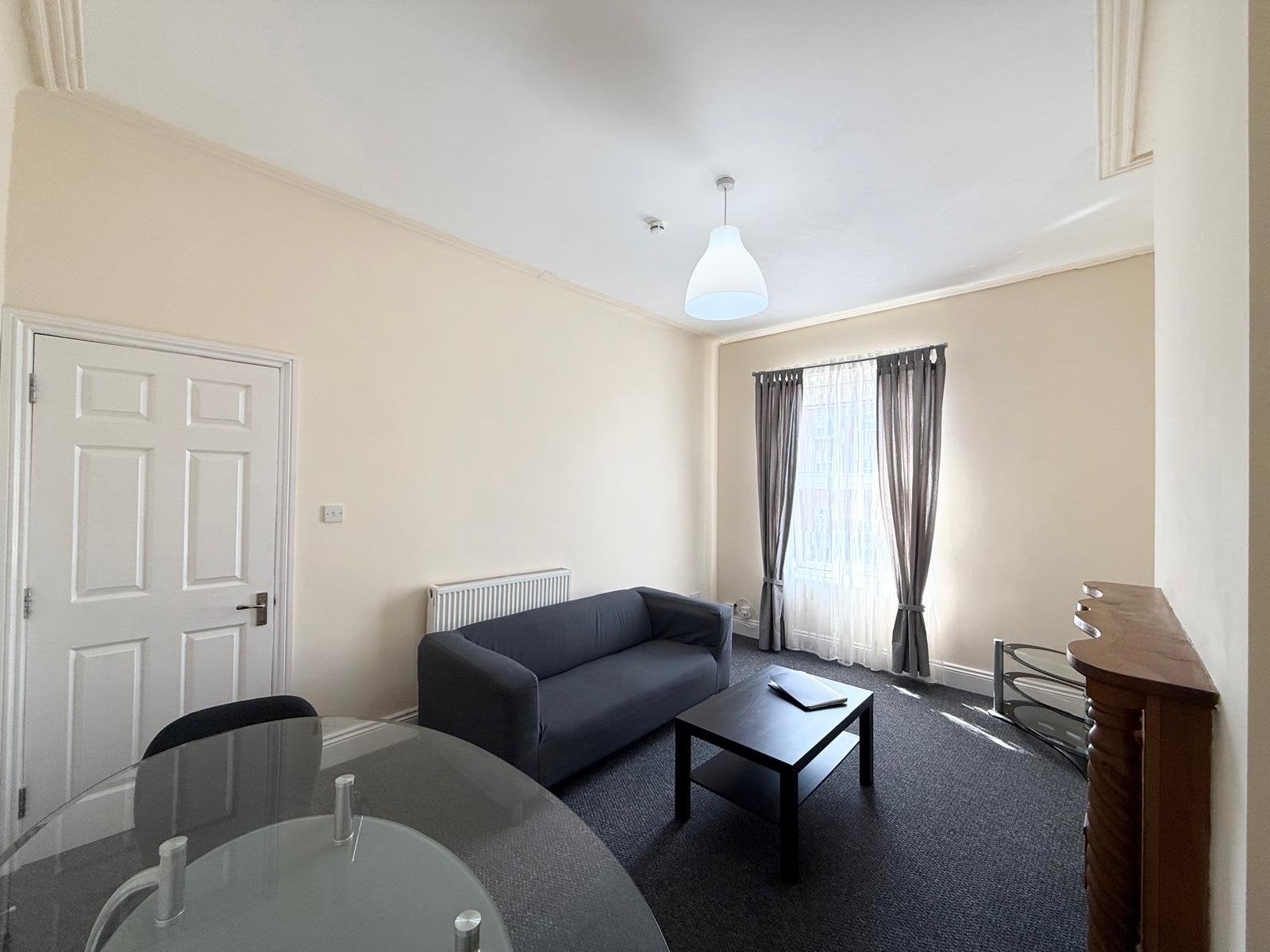 Flat Wesley Road in Leeds