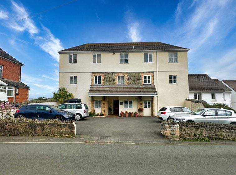 Flat Highfield Road in North Devon