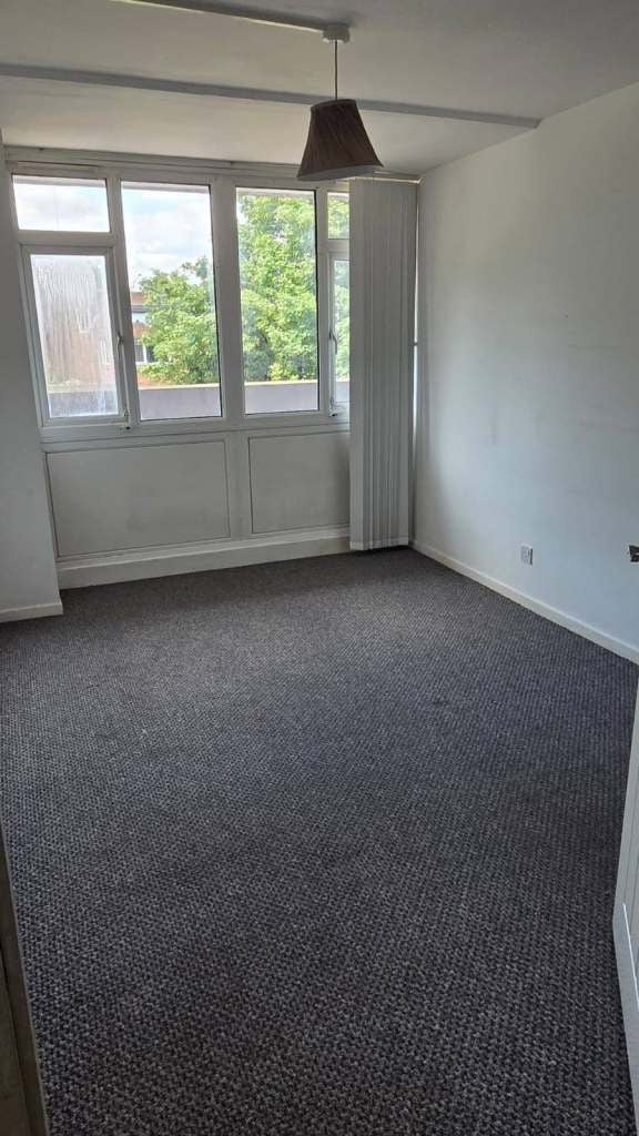 Flat Thackhall Street in Coventry