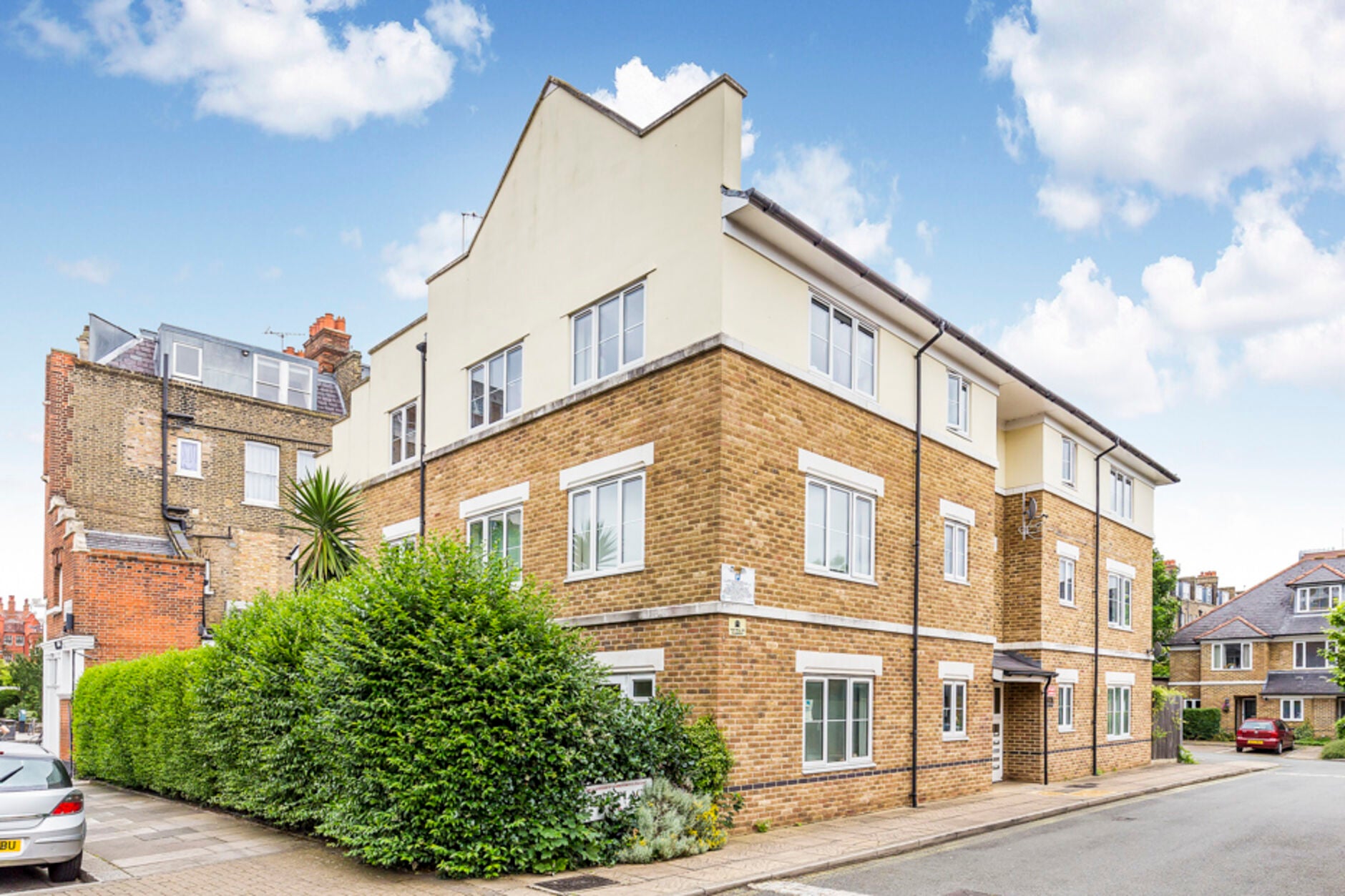 Flat Aiten Place in Greater London