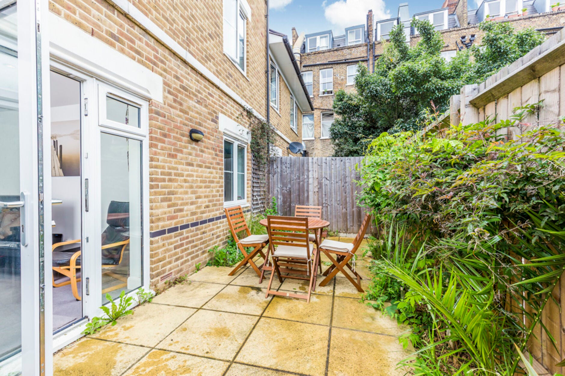 Flat Aiten Place in Greater London