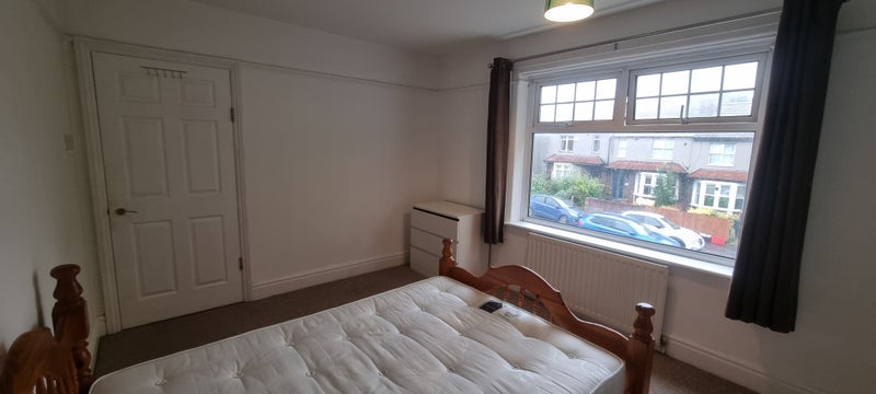 Room Muller Road in Bristol