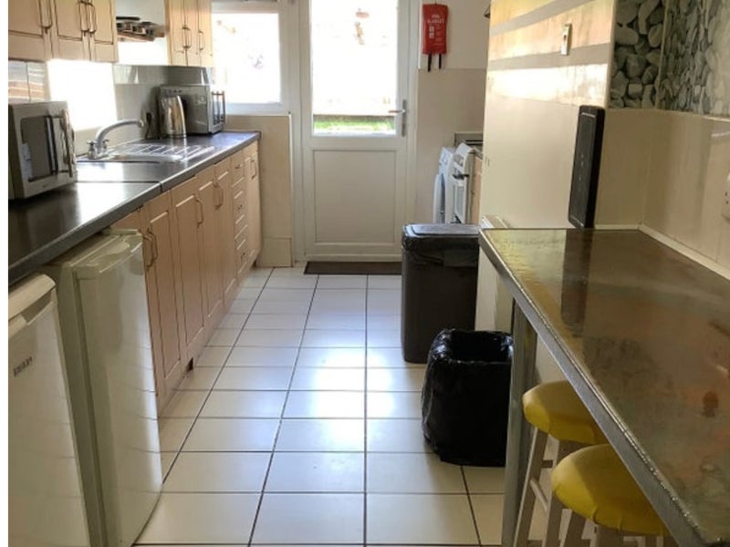 Room Merriman Road in Greater London