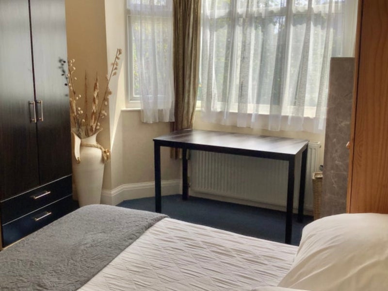 Room Merriman Road in Greater London