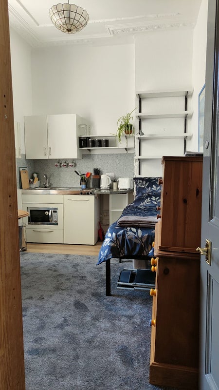 Room South Hill Park Gardens in Greater London