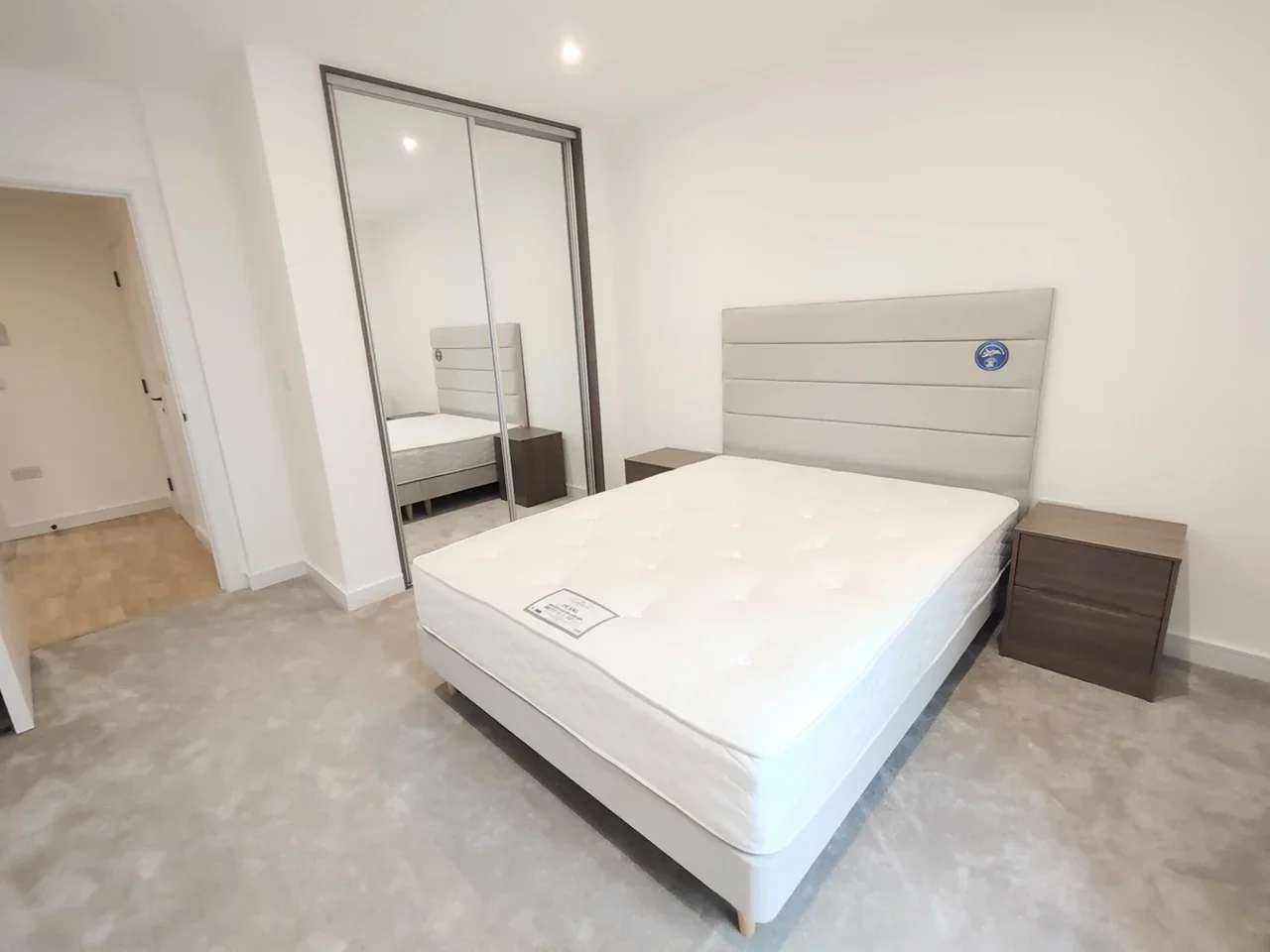 Flat Greenleaf Walk in Greater London