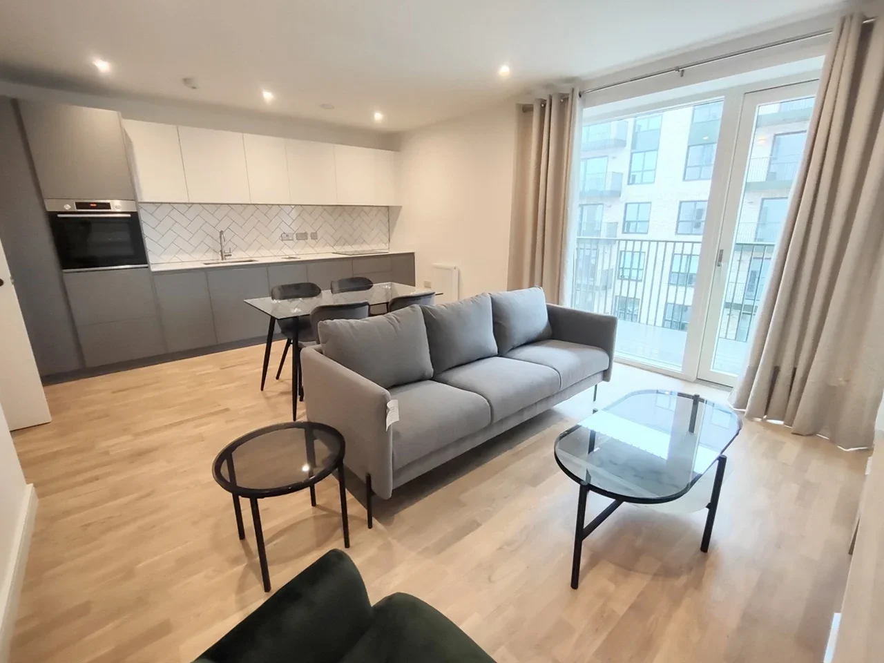 Flat Greenleaf Walk in Greater London