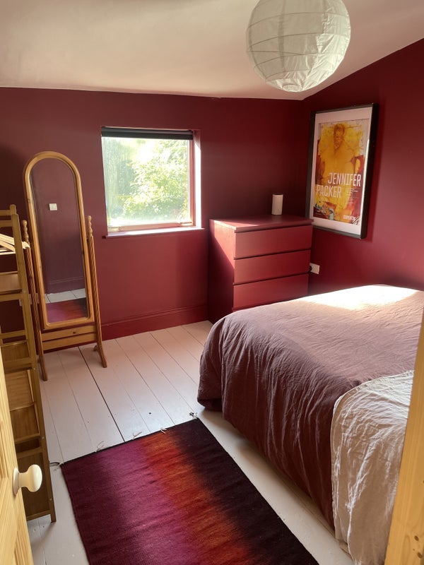 Room Earlsmead Road in Greater London