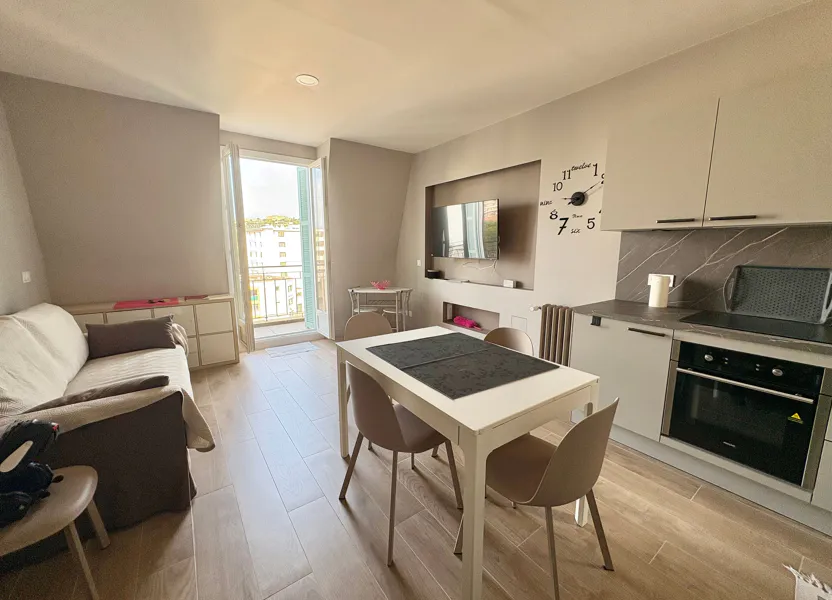 Flat Rue Louis de Coppet in Nice