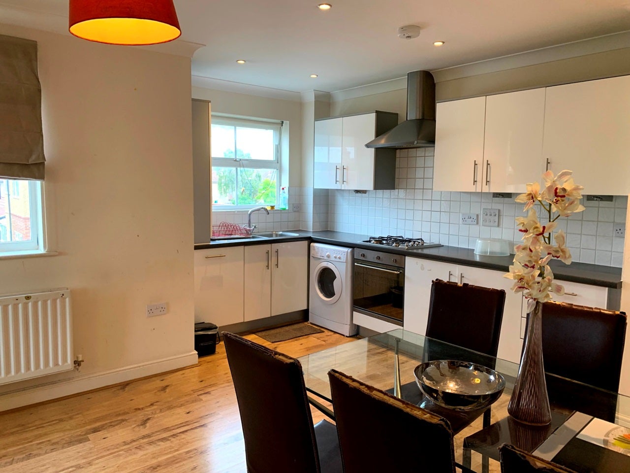 Flat Bonnersfield Lane in Greater London
