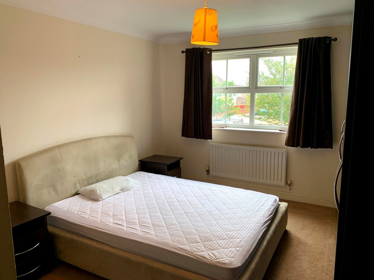 Flat Bonnersfield Lane in Greater London