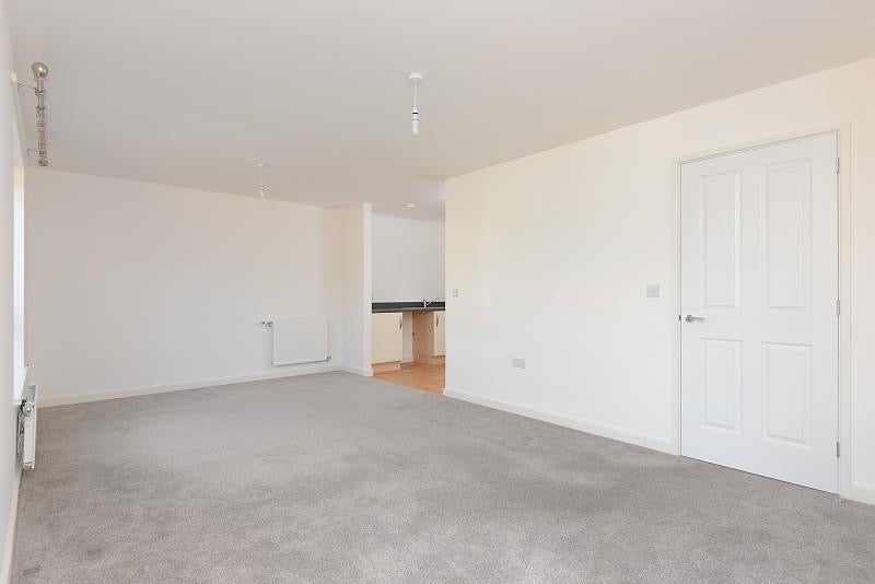 Flat Samuel Peto Way in Ashford