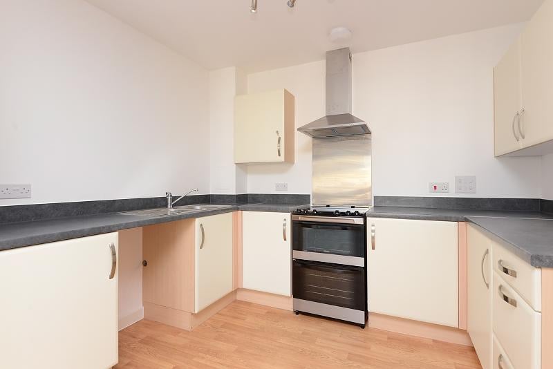 Flat Samuel Peto Way in Ashford