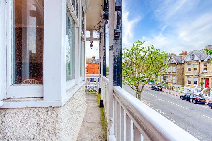 Flat Cromwell Road in Portslade by Sea