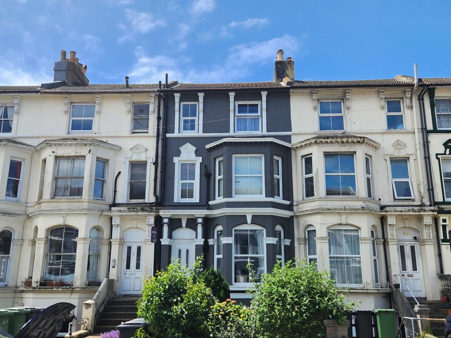 Flat Elphinstone Road in St Leonards