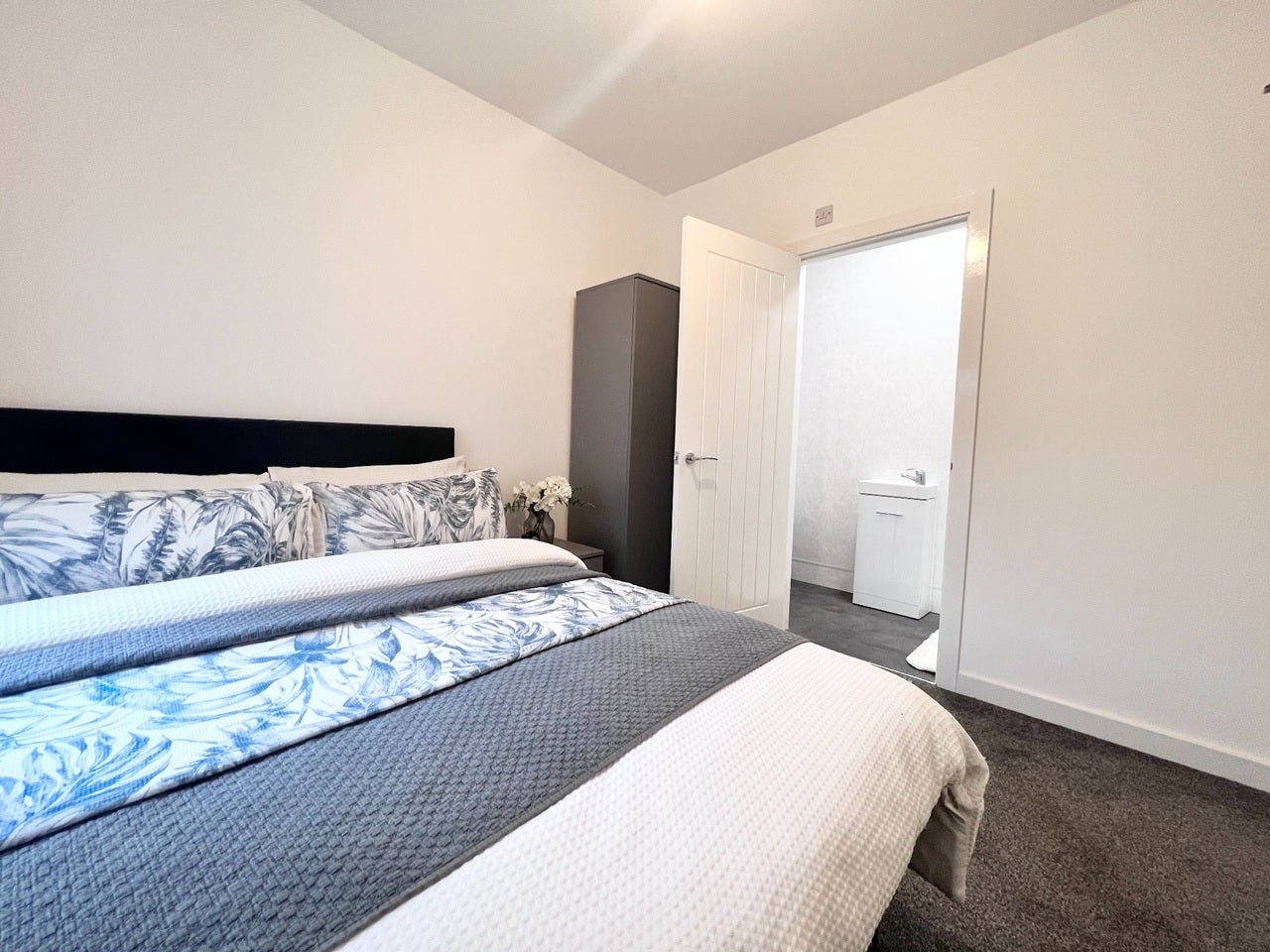 Room Muir Road in Maidstone