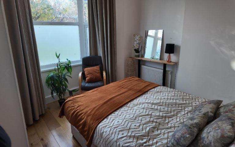 House Morton Crescent in Greater London