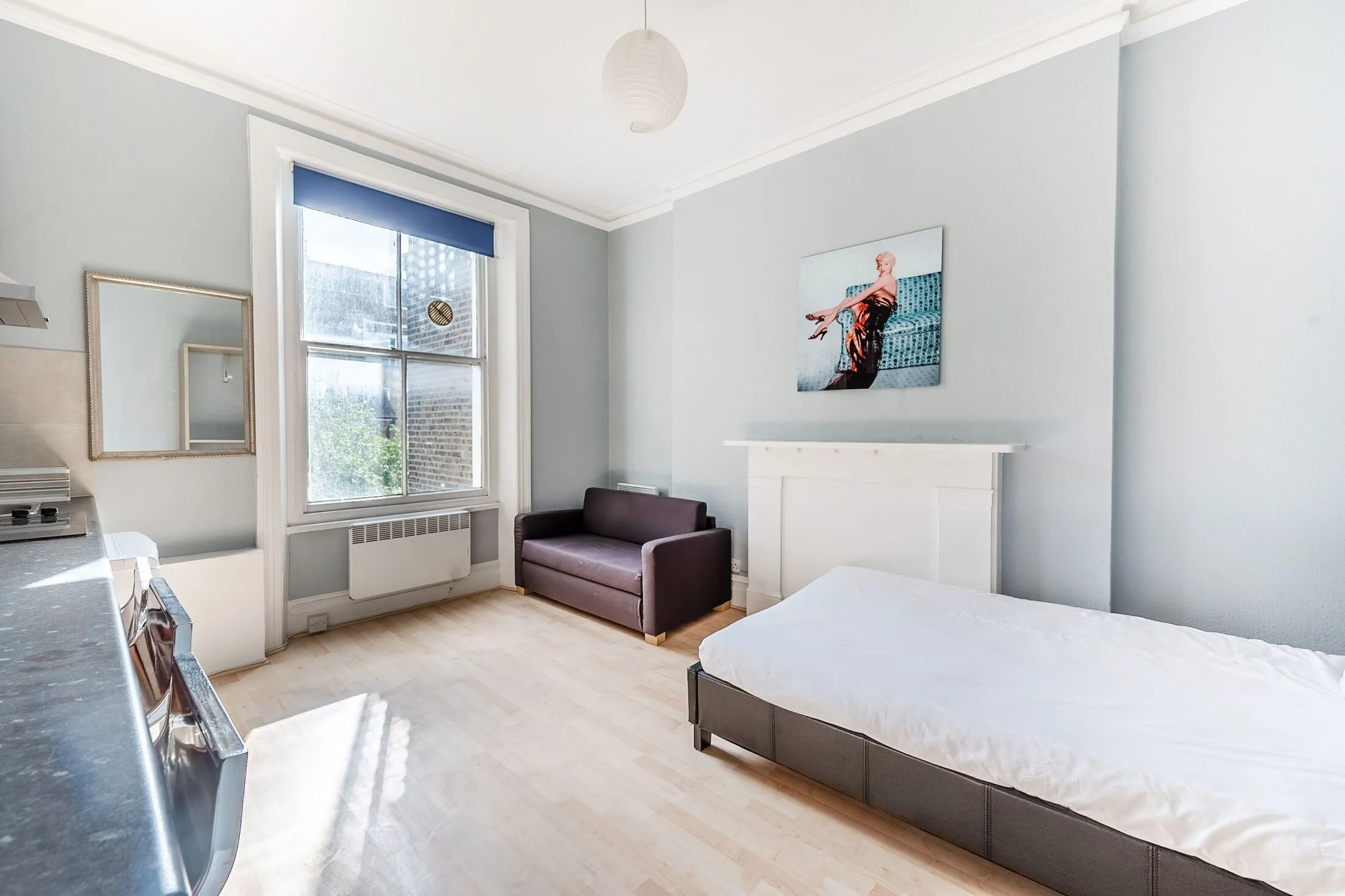 Flat Marloes Road in Greater London