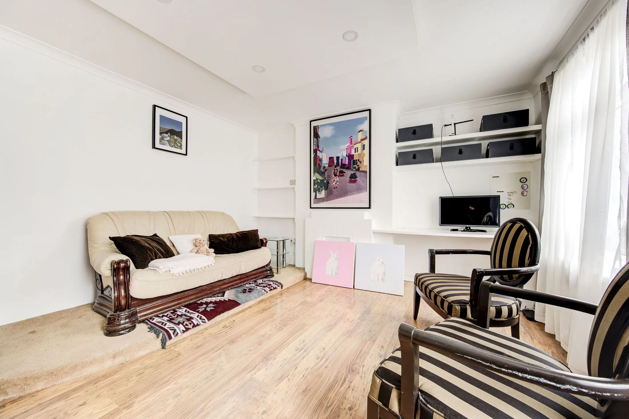 Flat Wyfold Road in Greater London