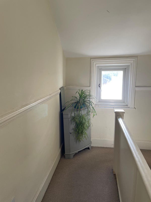 Room Garratt Lane in Greater London