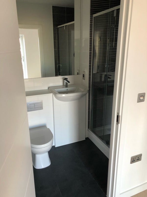 Flat Rolfe Terrace in Greater London