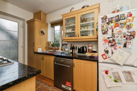 Flat Richmond Crescent in Epsom and Ewell