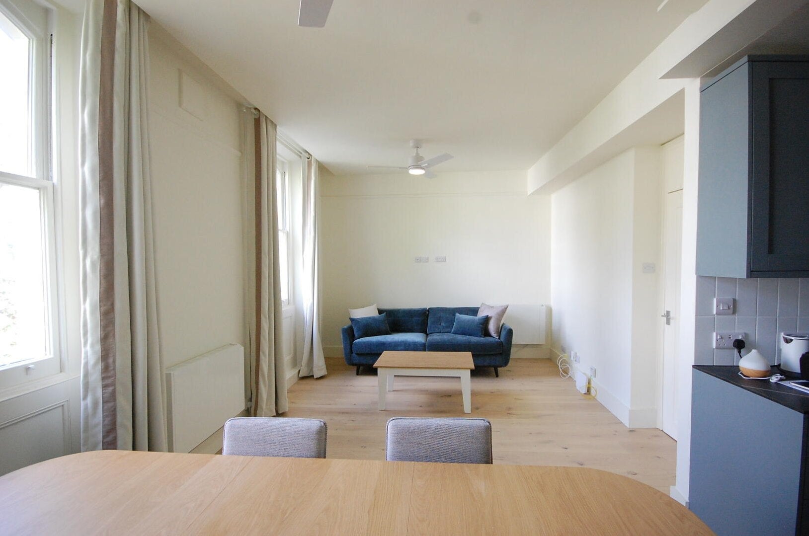 Flat Spring Street in City of Westminster