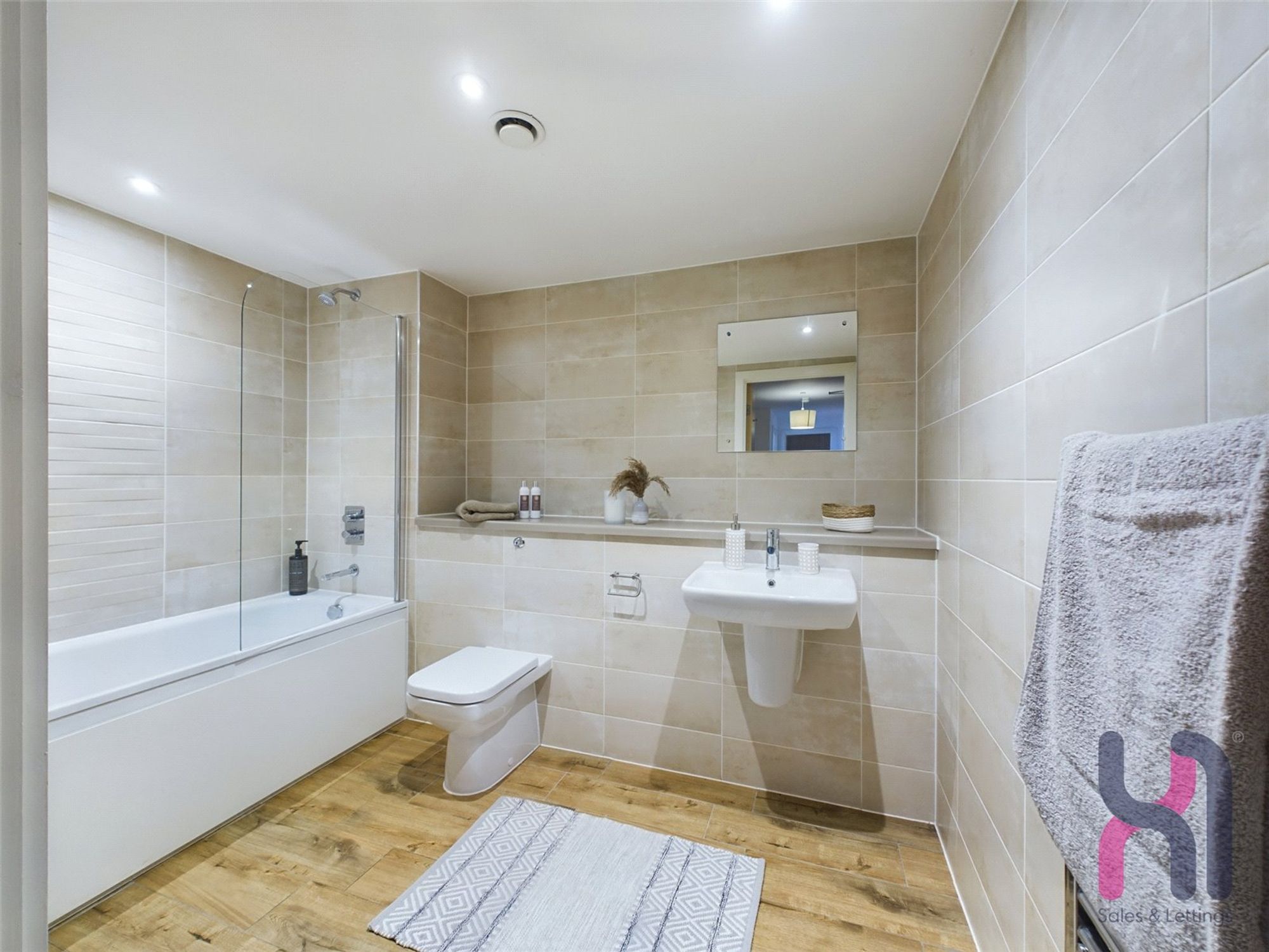 Flat Pomona Strand in Trafford