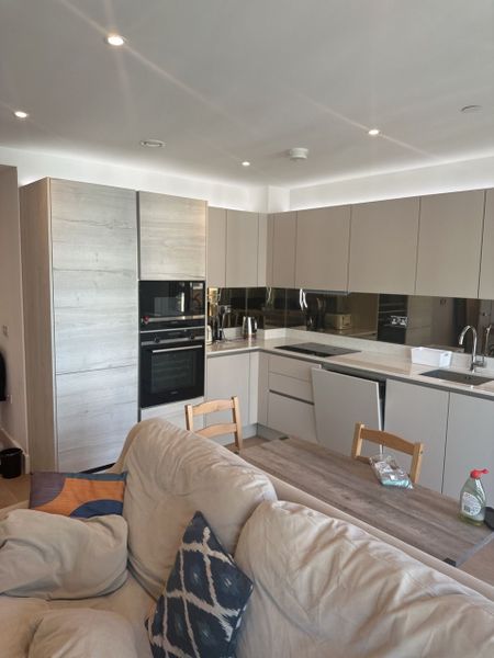 Room Woolwich High Street in Greater London