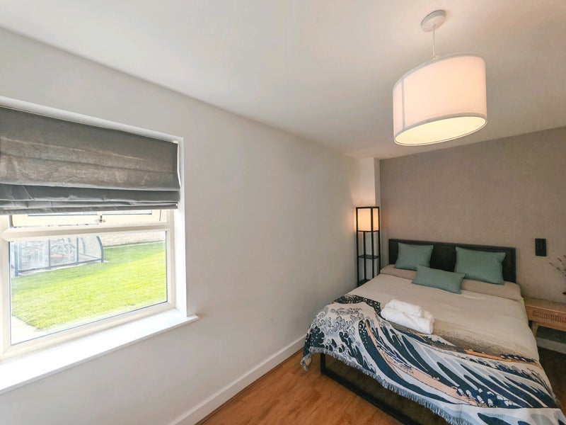 House Holts Crest Way in Leeds