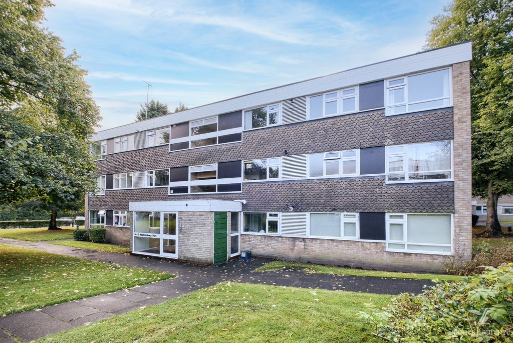 Flat Berrow Drive in Birmingham
