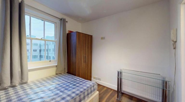 Flat Talbot Square in City of Westminster