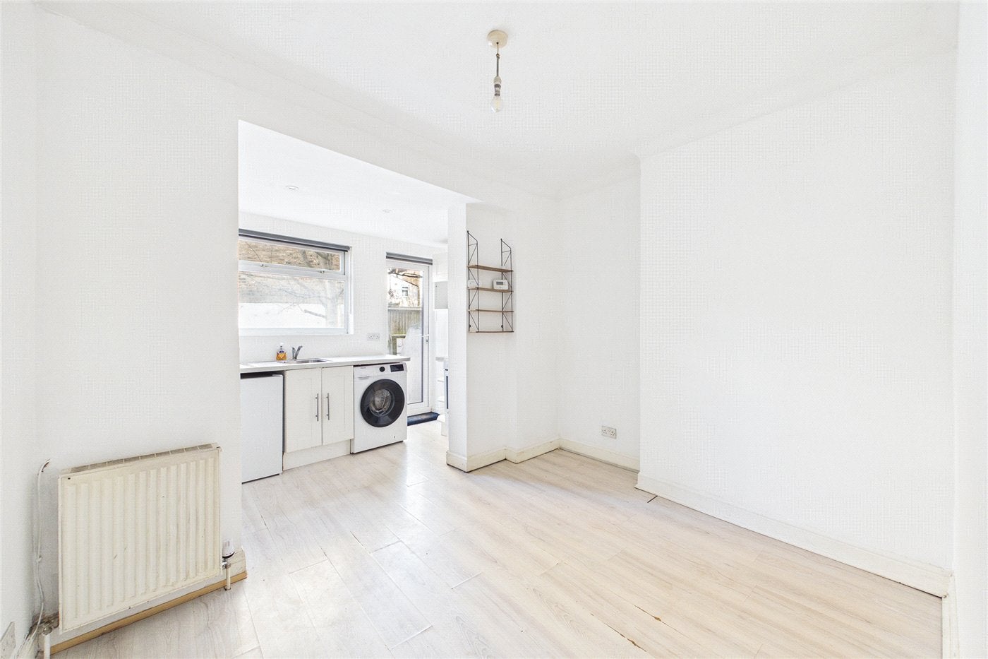 Flat Thurlow Park Road in Greater London