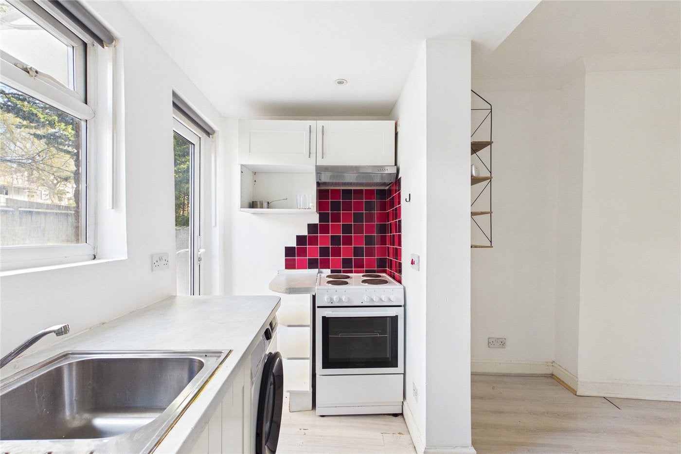 Flat Thurlow Park Road in Greater London