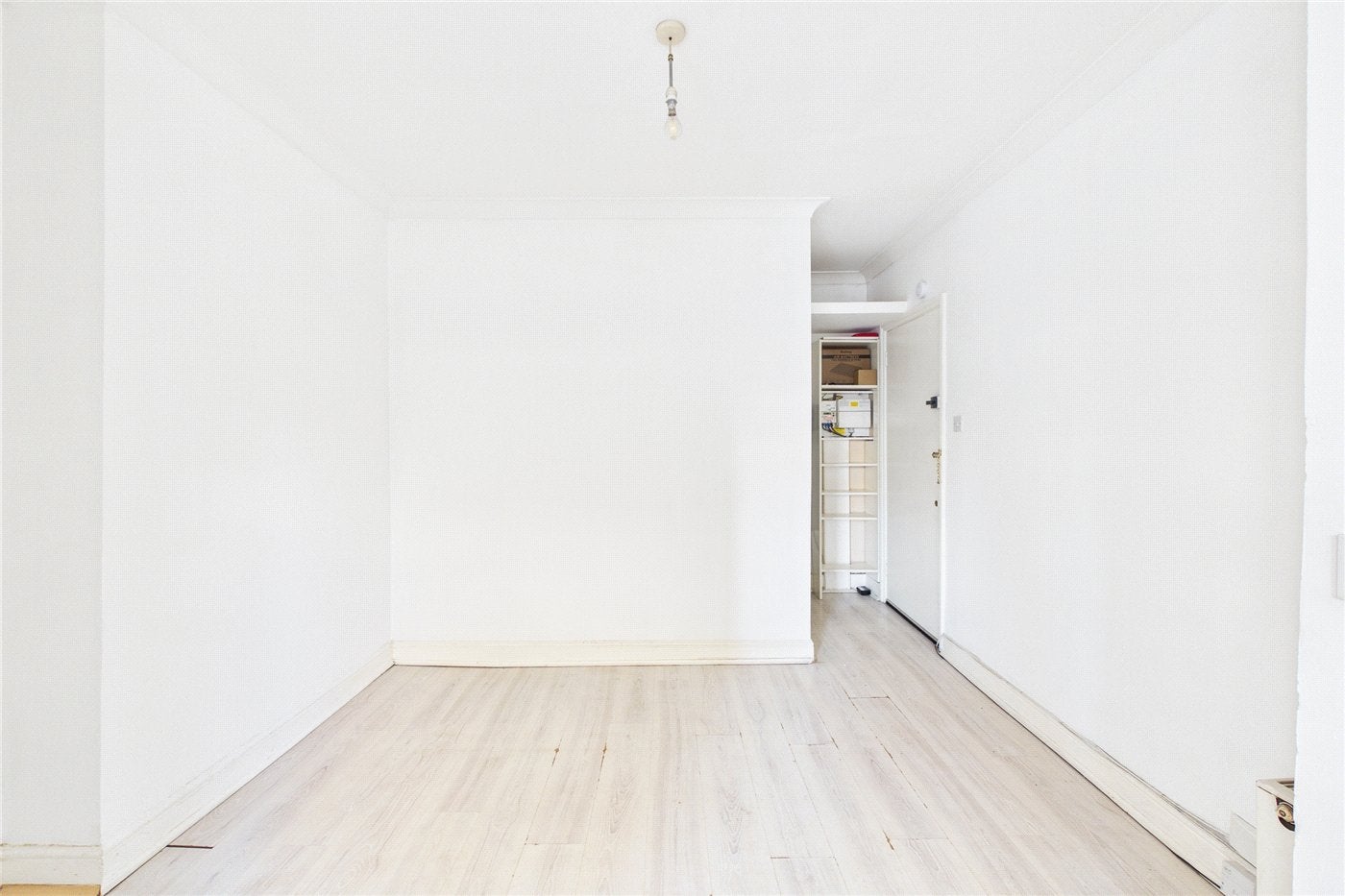 Flat Thurlow Park Road in Greater London