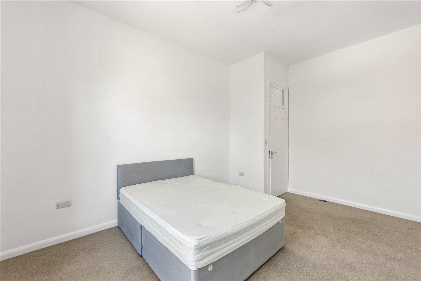 Flat Finsbury Park Road in Greater London