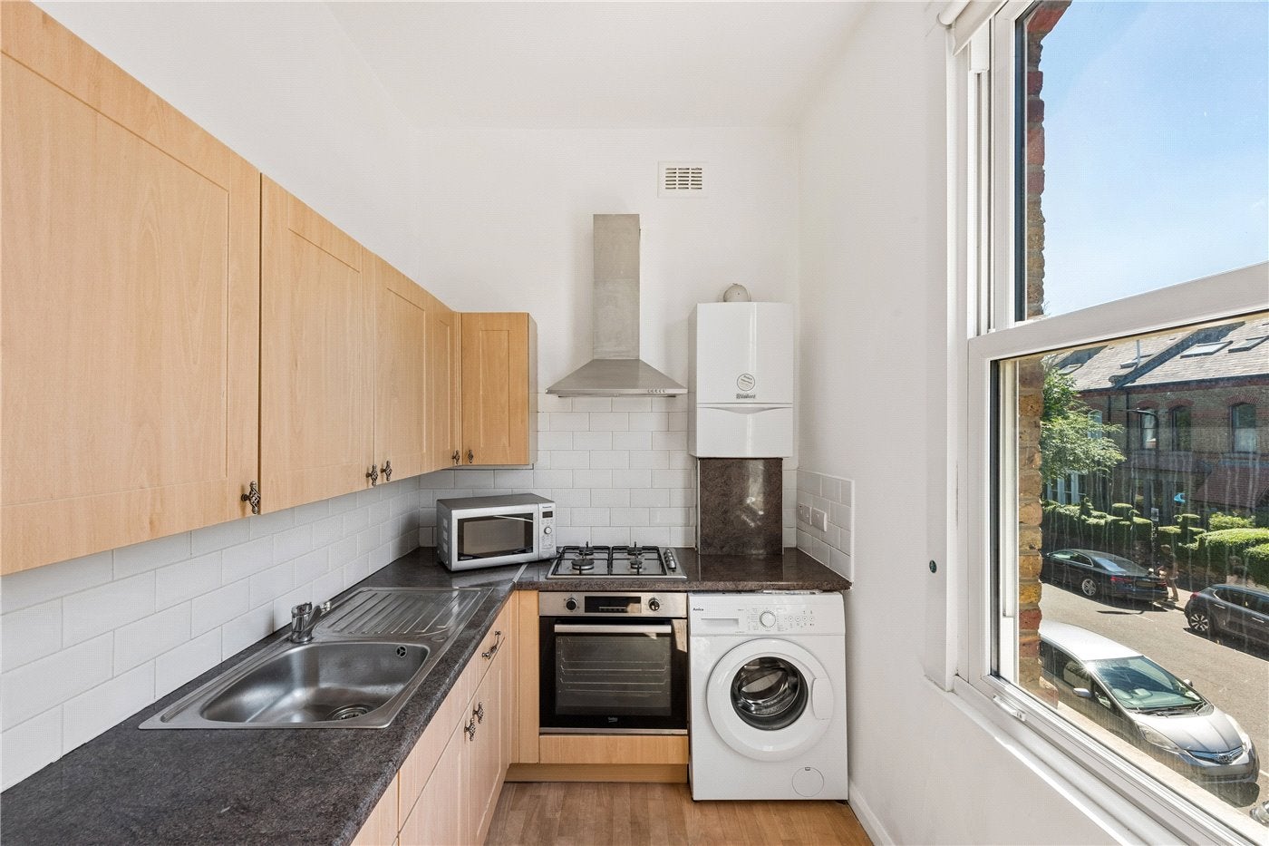 Flat Finsbury Park Road in Greater London