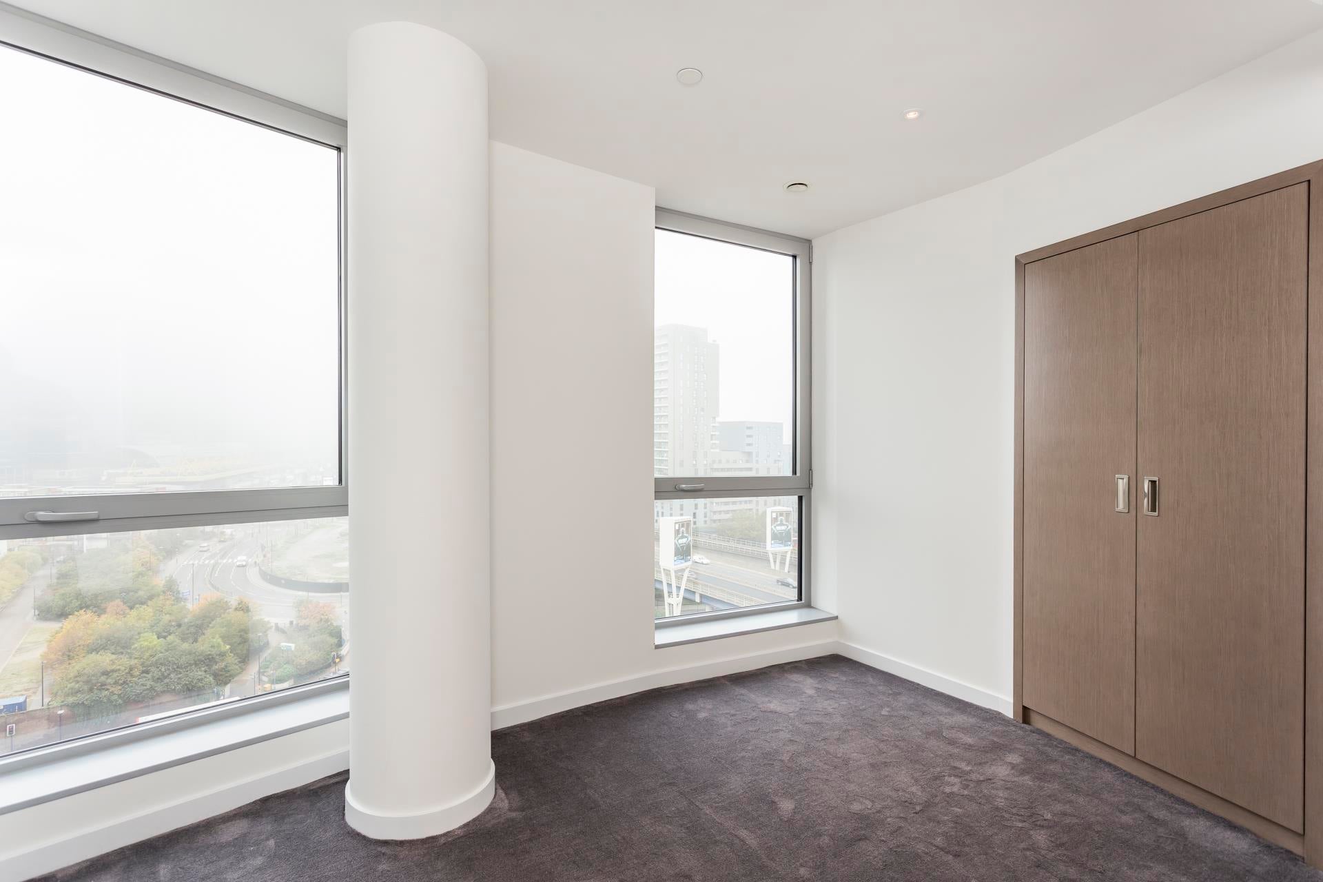 Flat Dominion Walk in Greater London