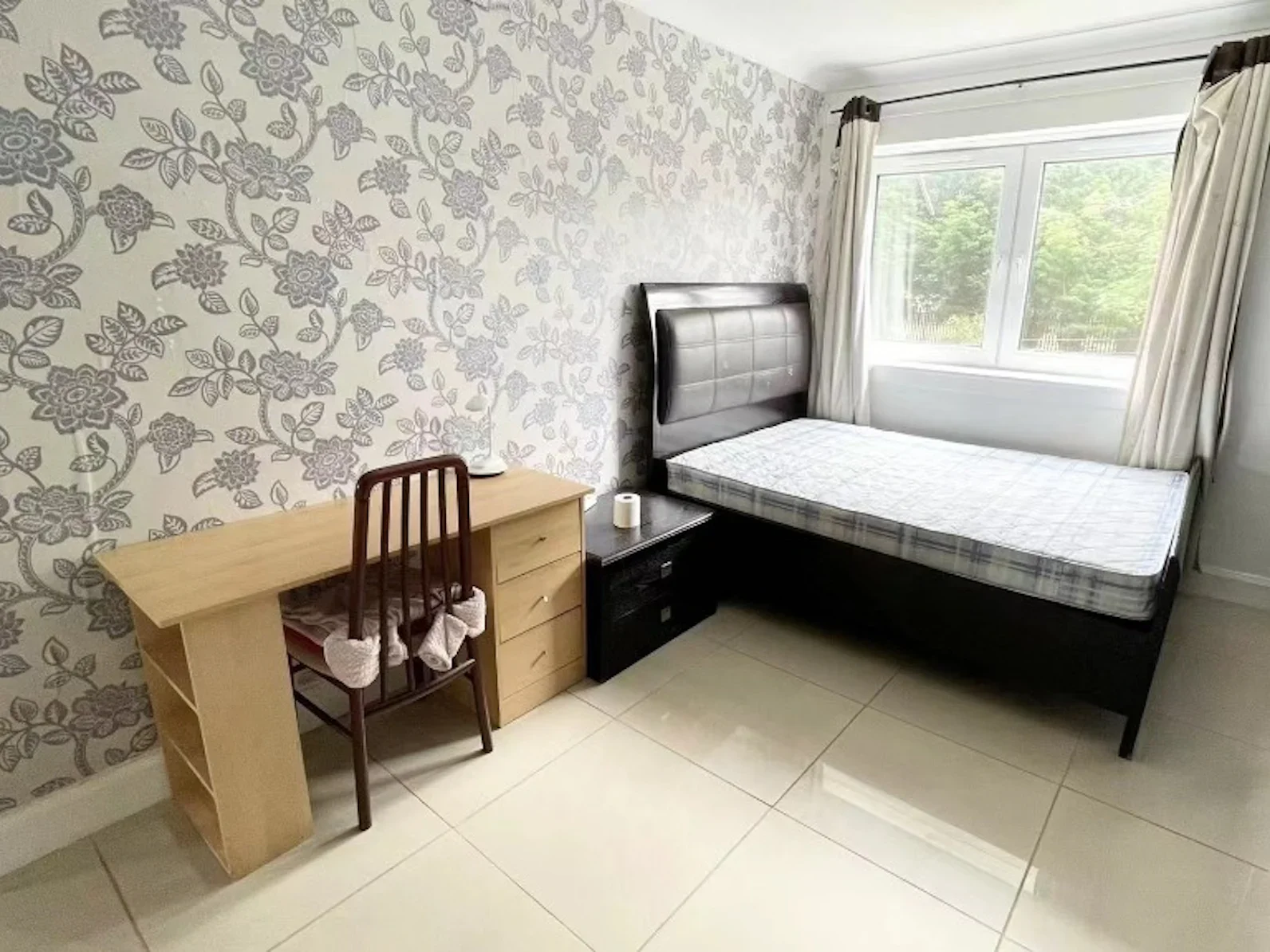 Flat Dinmont Drive in City of Edinburgh