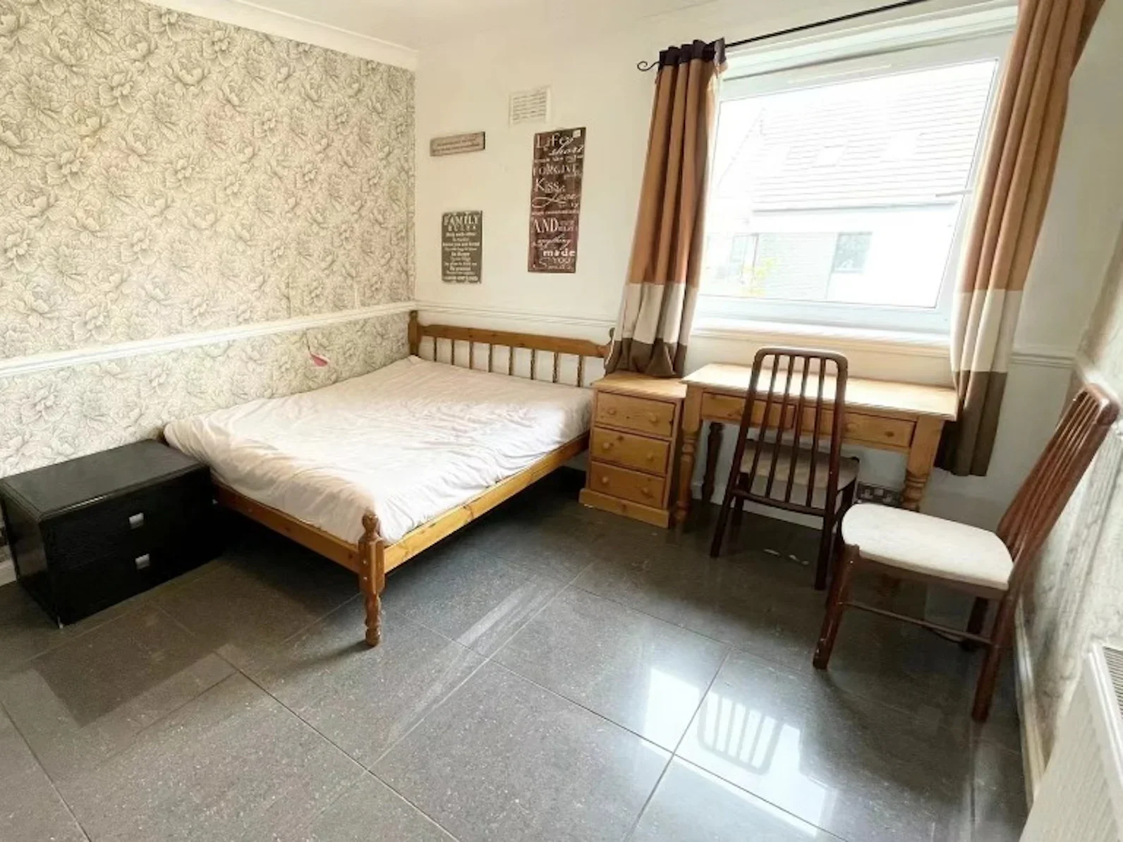 Flat Dinmont Drive in City of Edinburgh