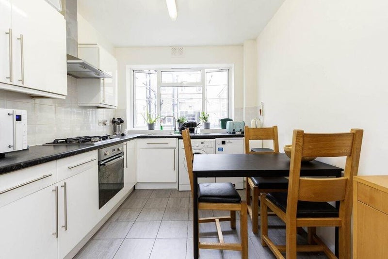 Flat Willesden Lane in Greater London